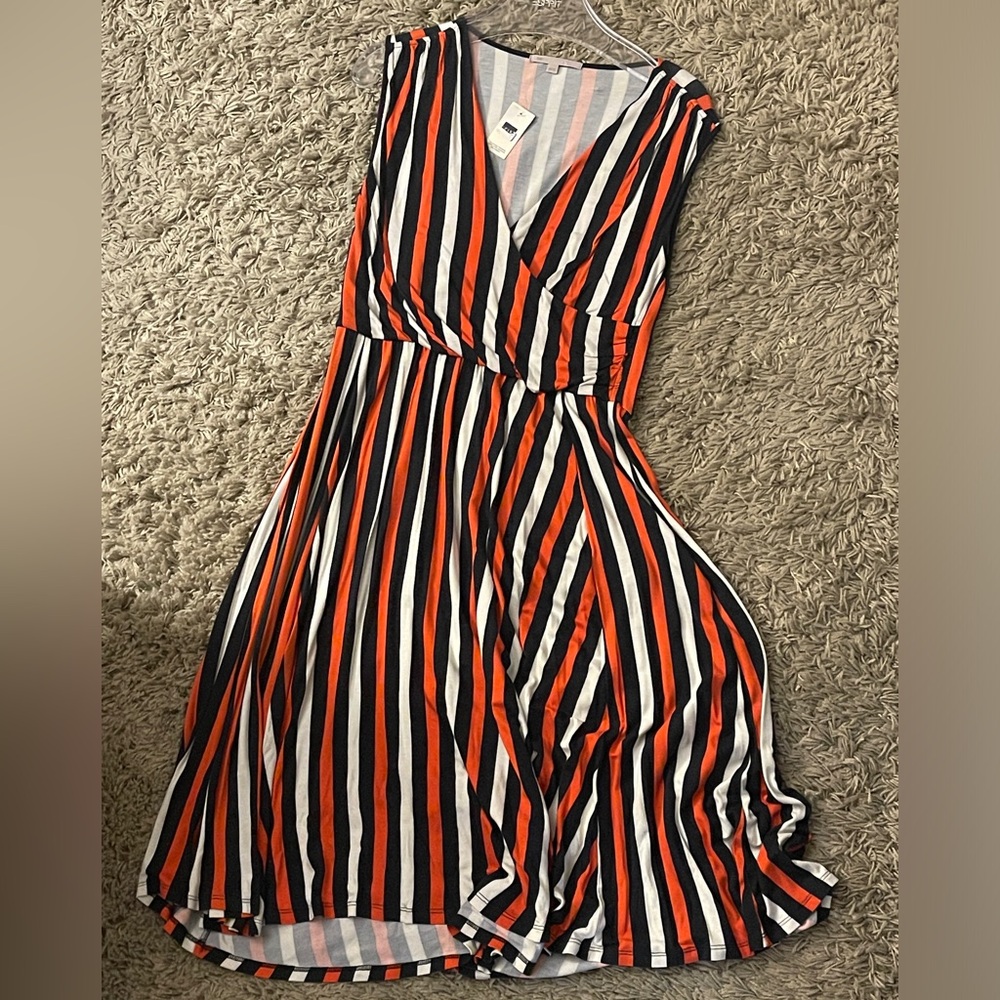 This is an unwanted gift. Never worn.